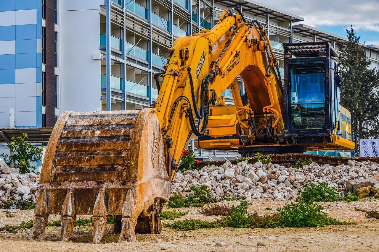 Vì sao máy ép nhựa thủy lực tiêu tốn nhiều điện