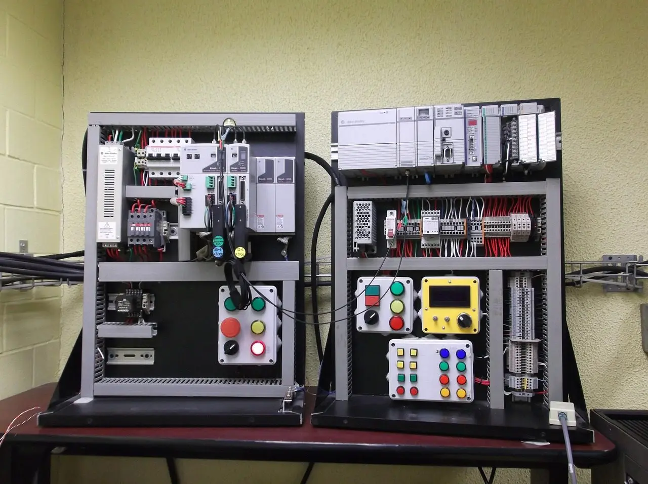 Tổng quan về PLC XINJE XG Series
